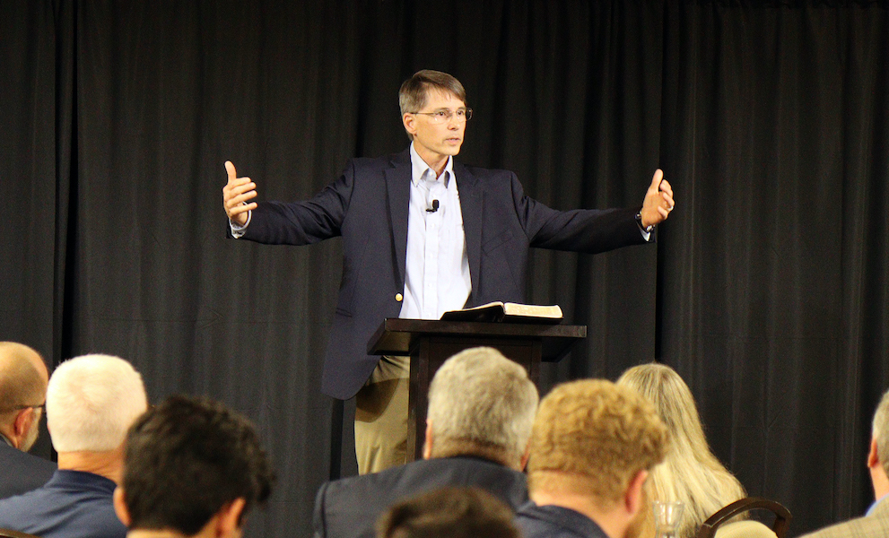 New Testament professor encourages audience to find strength in God’s grace