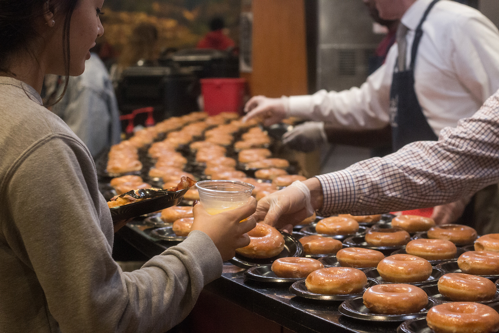 Students took a short break from preparing for final exams on the evening of Dec. 13 to enjoy a late-night breakfast served by California Baptist University faculty and staff.