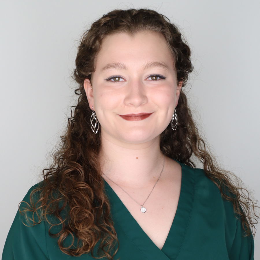 AnnaMarie headshot