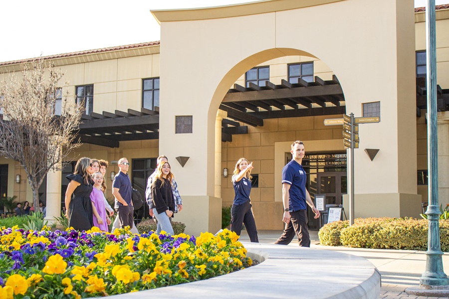 Prospective Family Touring Campus